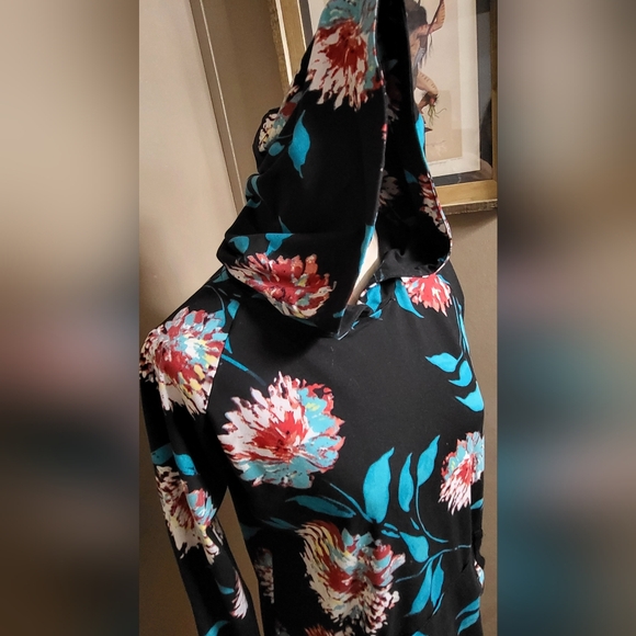 Lildy Super Soft Hoodie Sweatshirt Black Floral Size Small/Medium Turquoise Red - Picture 2 of 9